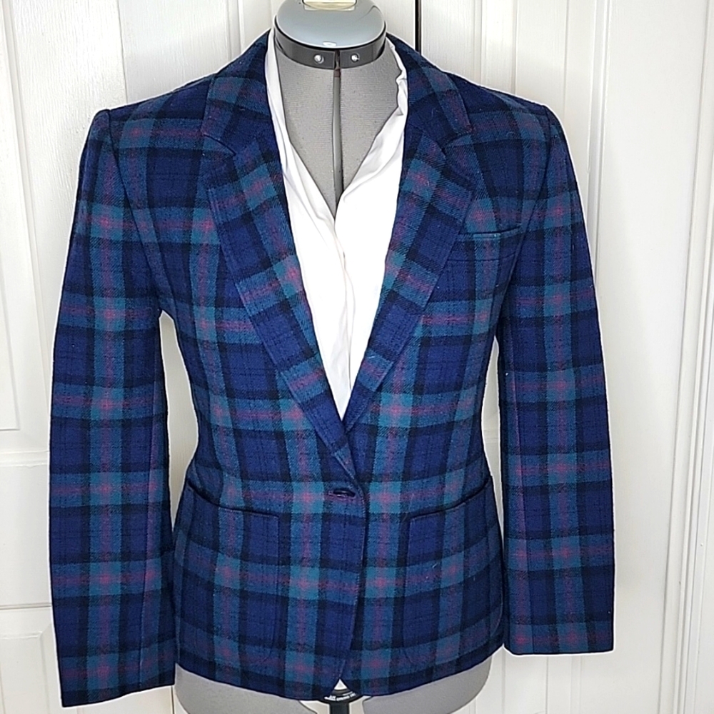Pendleton Tartan Plaid Blazer Vintage Size Medium Petite Blue, Green, and Red